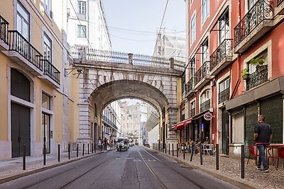 Envolvente do edifício, entre o Chiado e o Cais do Sodré